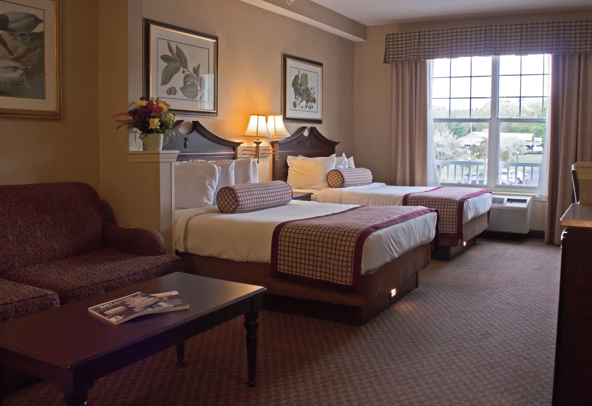 GRAND, 2 DOUBLE BEDS, MOUNTAIN VIEW