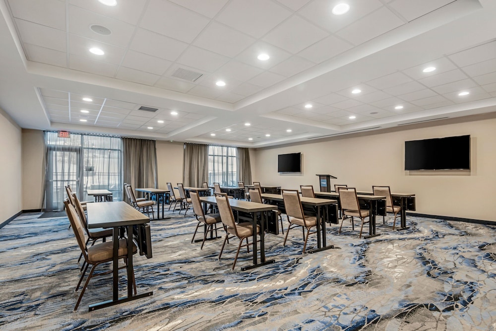 Fairfield Inn & Suites North Conway 36/49