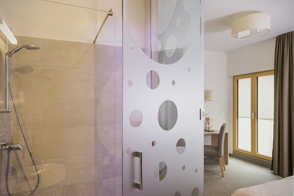 ART HOTEL 42/42