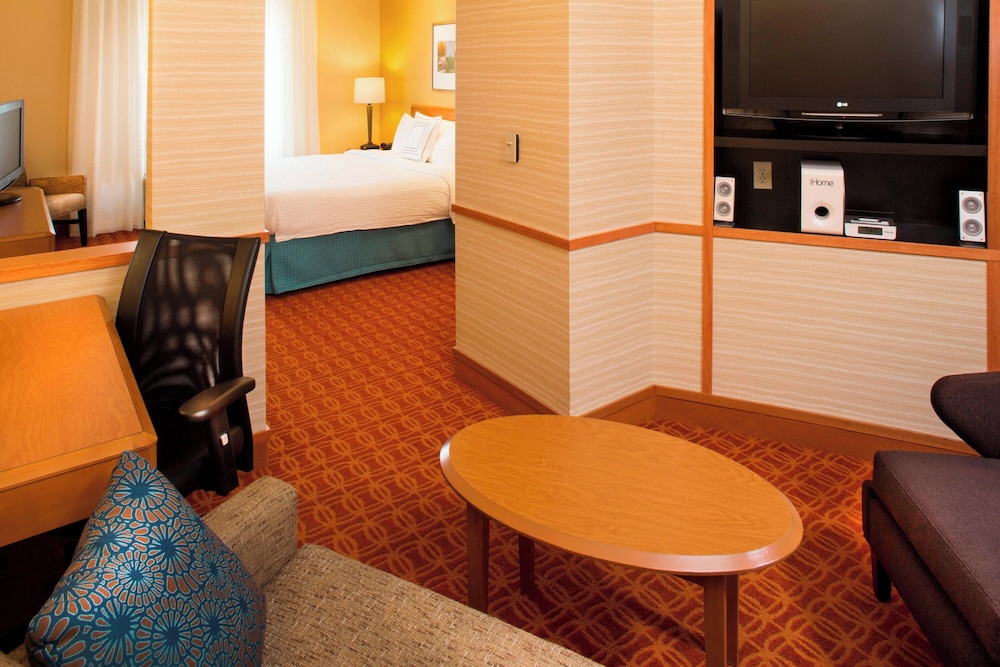 Fairfield Inn And Suites By Marriott Atlanta Mcdonough 33/41