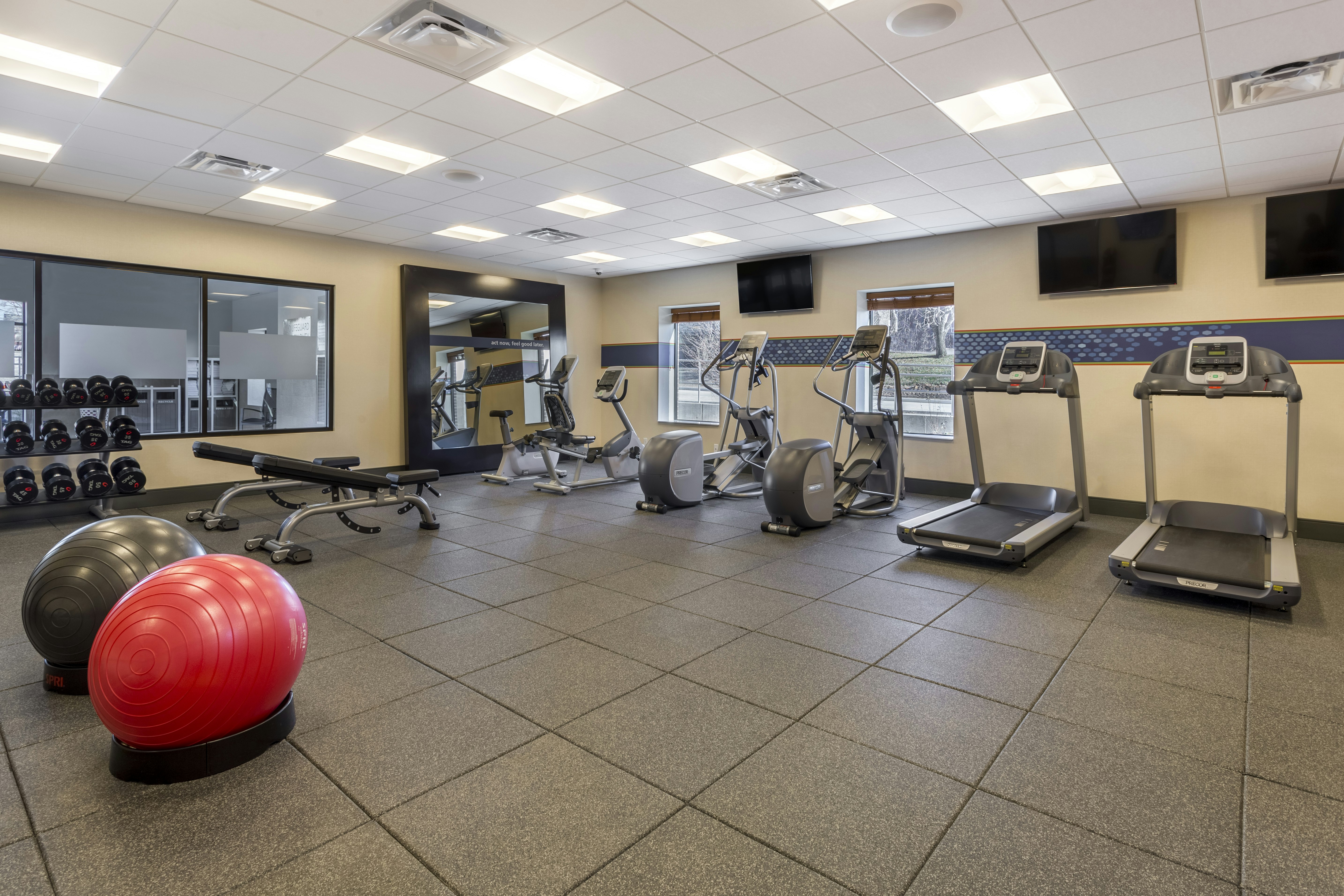 Hampton Inn & Suites Newport-Cincinnati 24/44