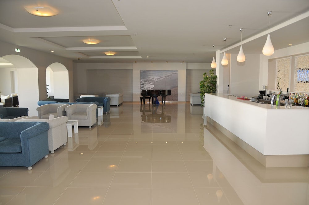 Aeolos Beach Hotel 9/57