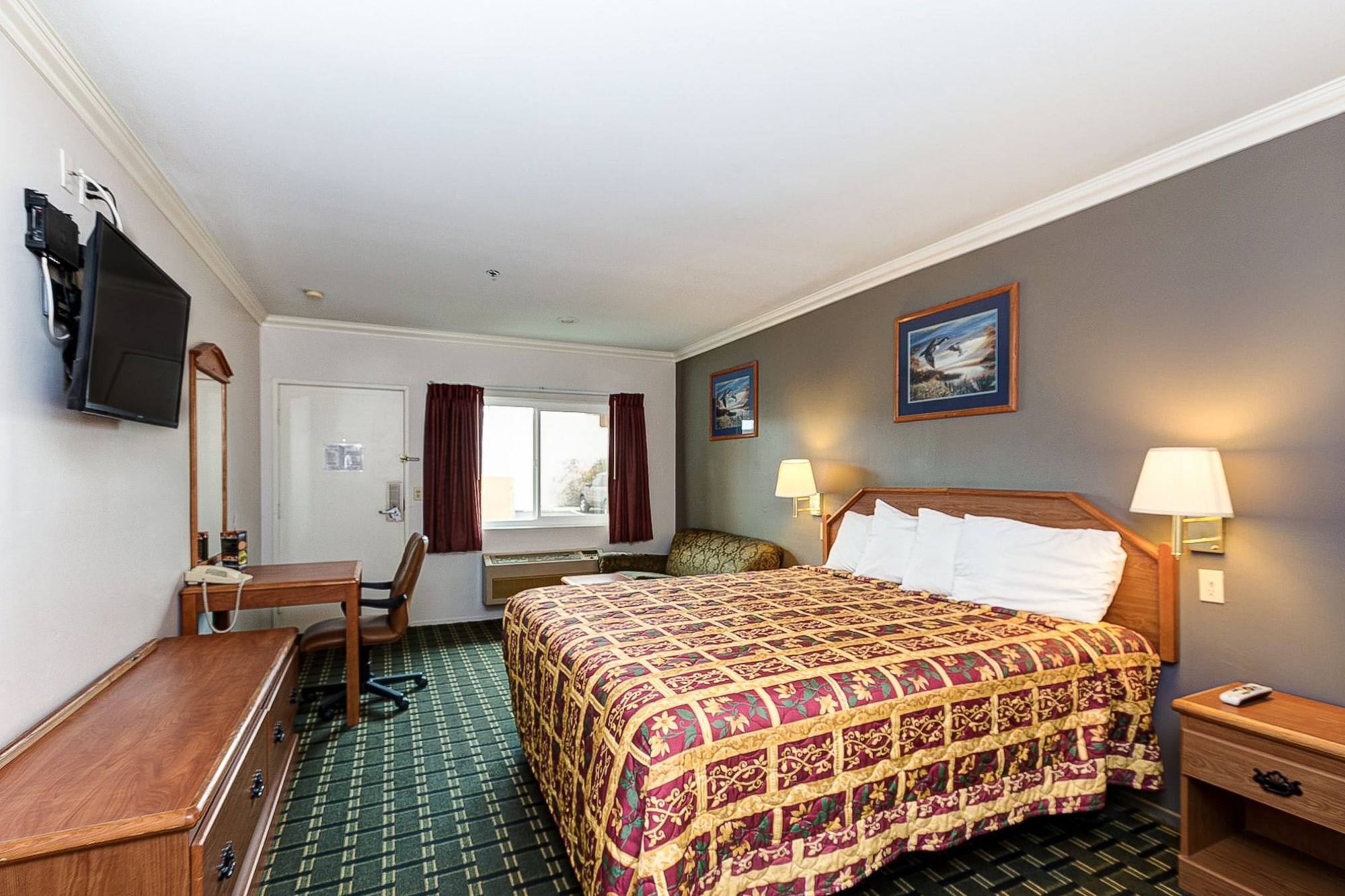 STANDARD, KING BED
