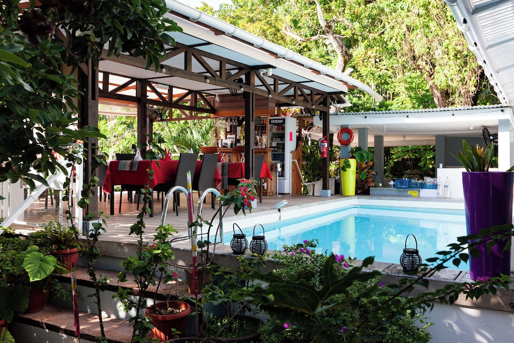 Sea View Lodge 32/38
