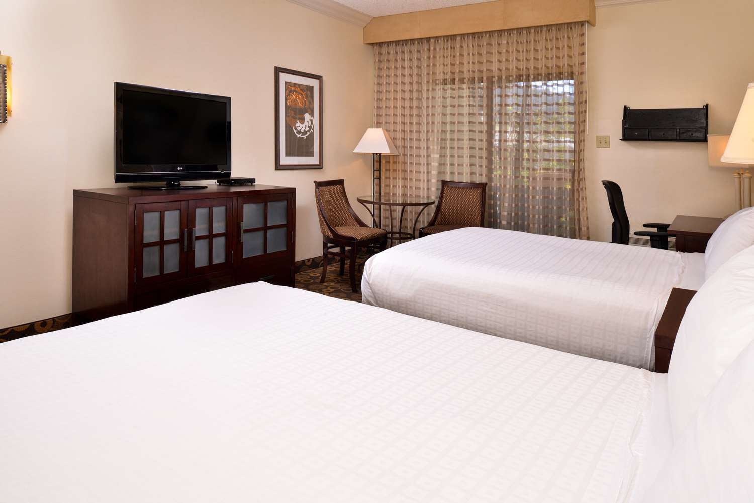 Room, 2 Double Beds, Bathtub, Accessible