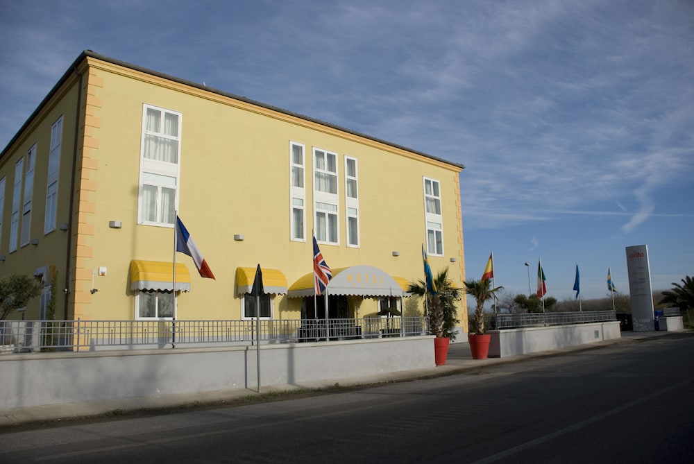 La Isla Resort 3/28