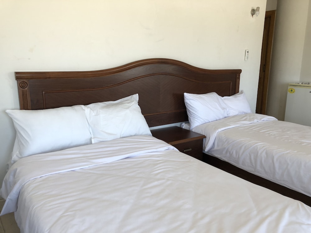 Royal Nj Hotel 15/37