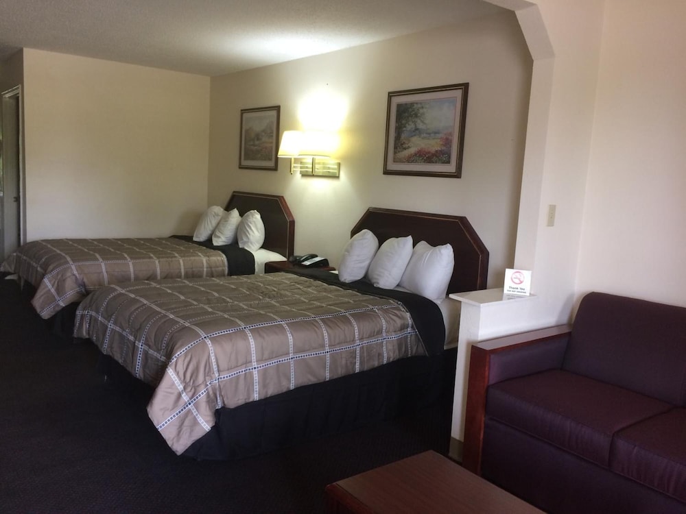 Days Inn And Suites Selma 28/54