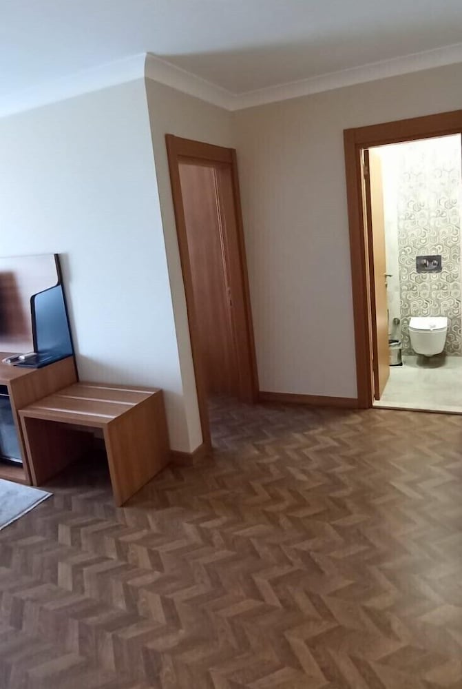 Ak Life Hotel & Suit 7/39