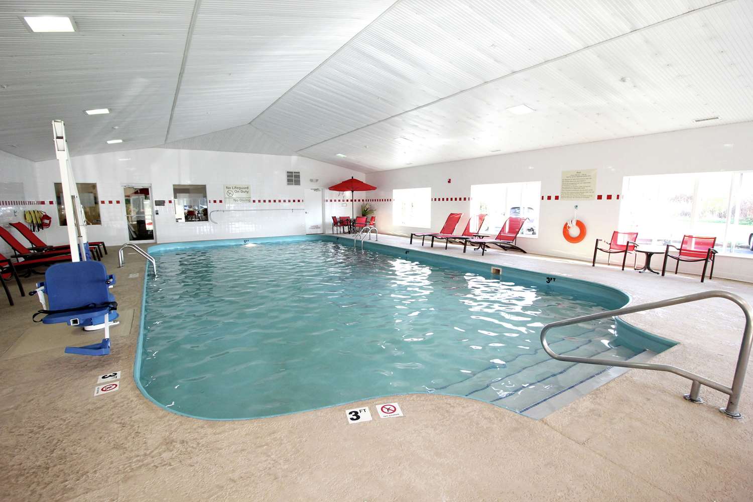 swimming pool spa