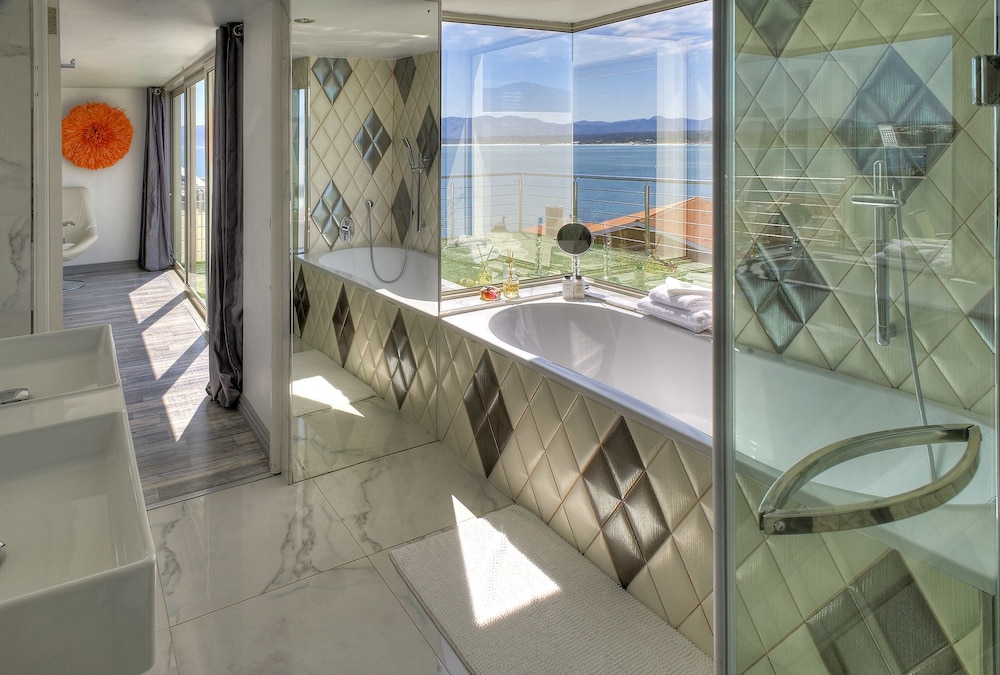Sea Star Lodge 43/45