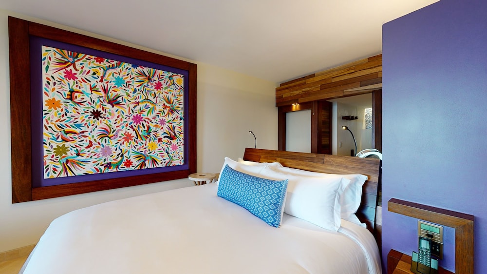 SUITE, OCEAN FRONT