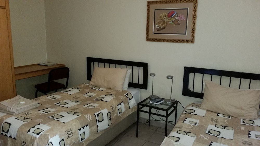 Country Blue Luxury Guest House 18/44