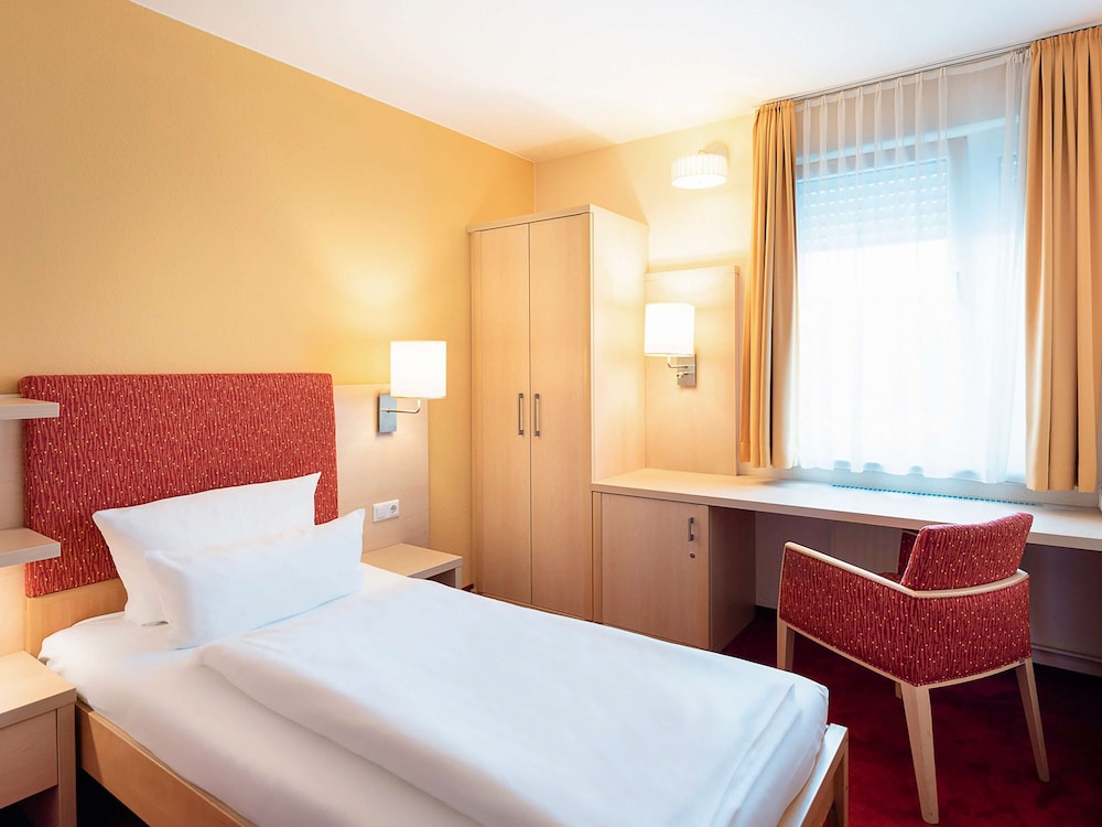 ibis Styles Darmstadt 16/76