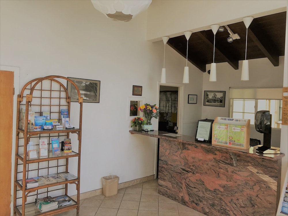 Stargazer Inn And Suites 43/66