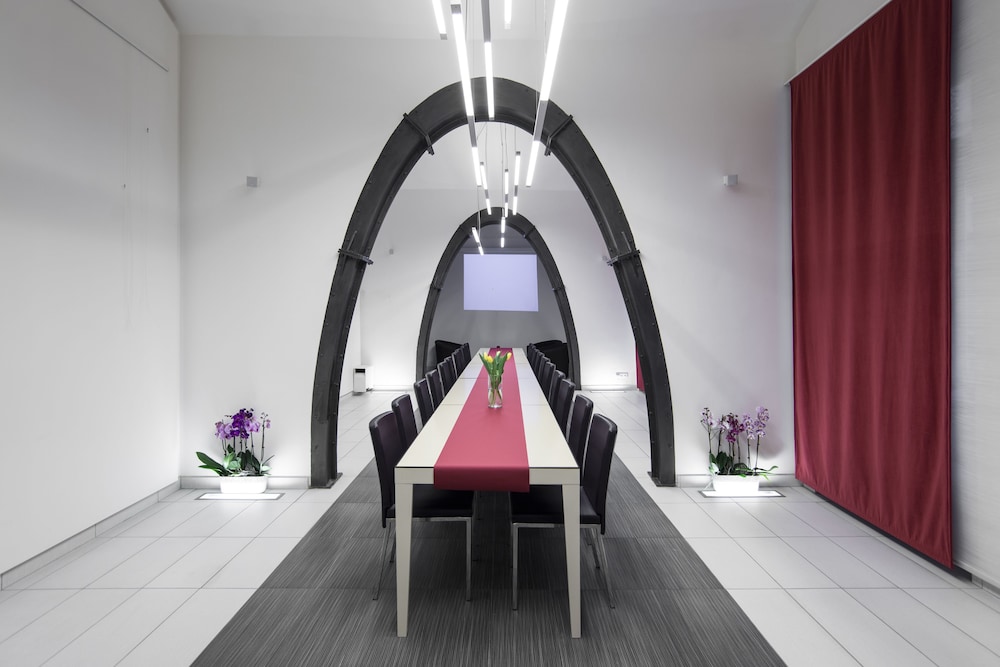 Hotel Pav 63/63