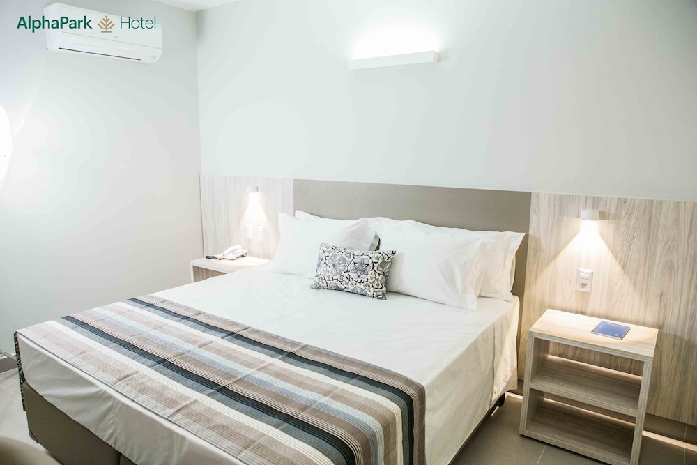 Alphapark Hotel 10/64