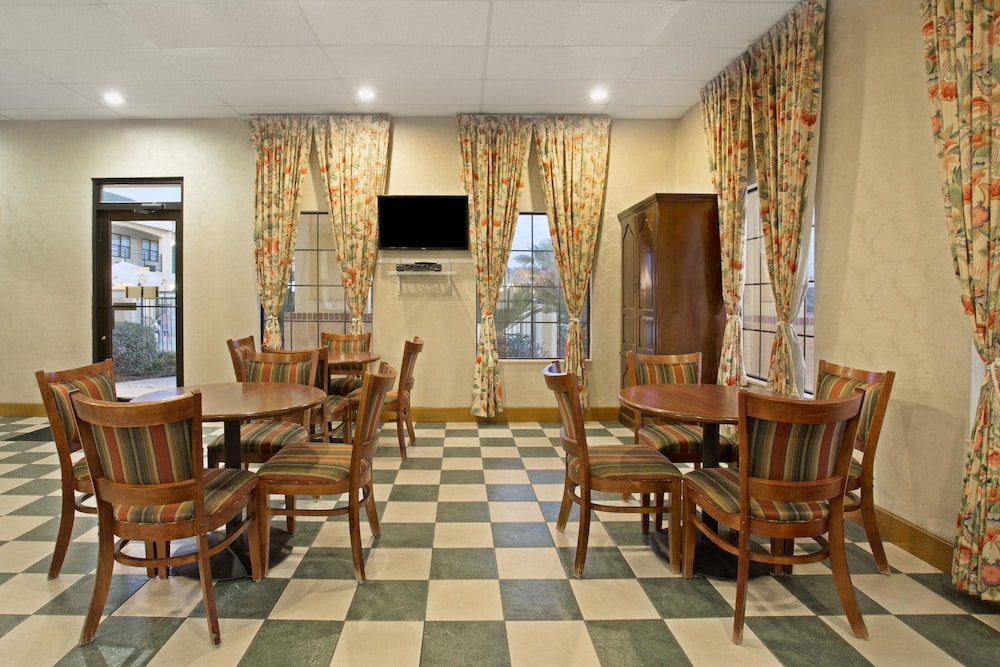 Days Inn by Wyndham Hammond 14/19