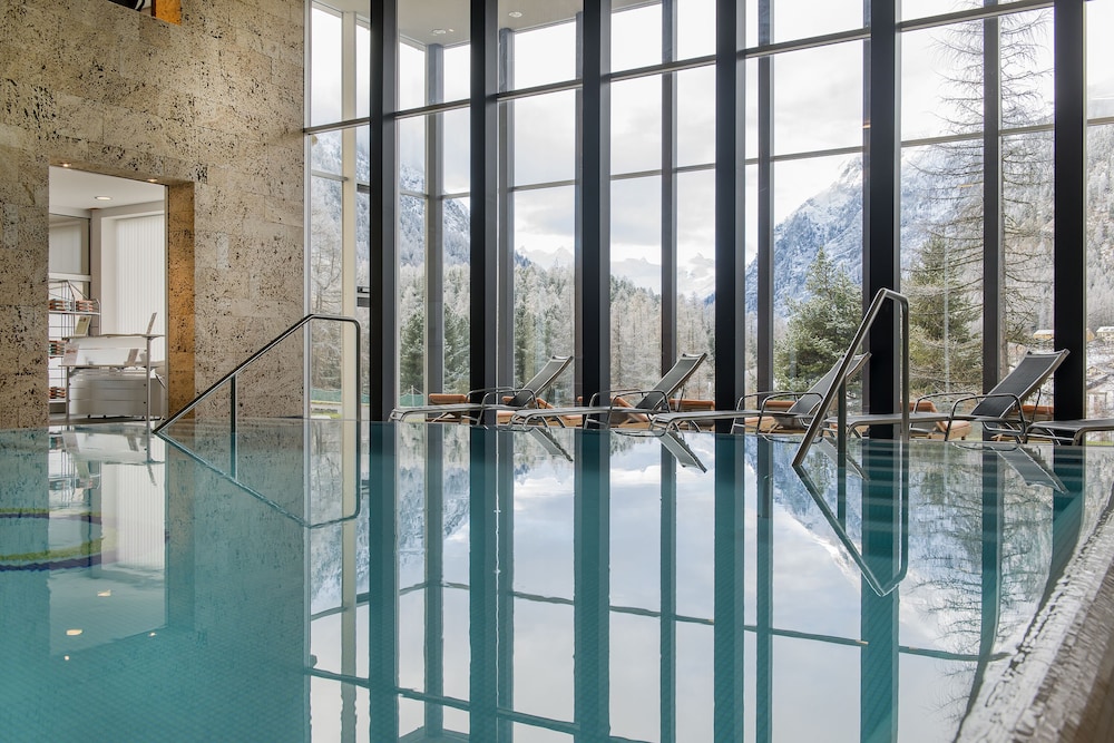 Hotel Saratz 14/37