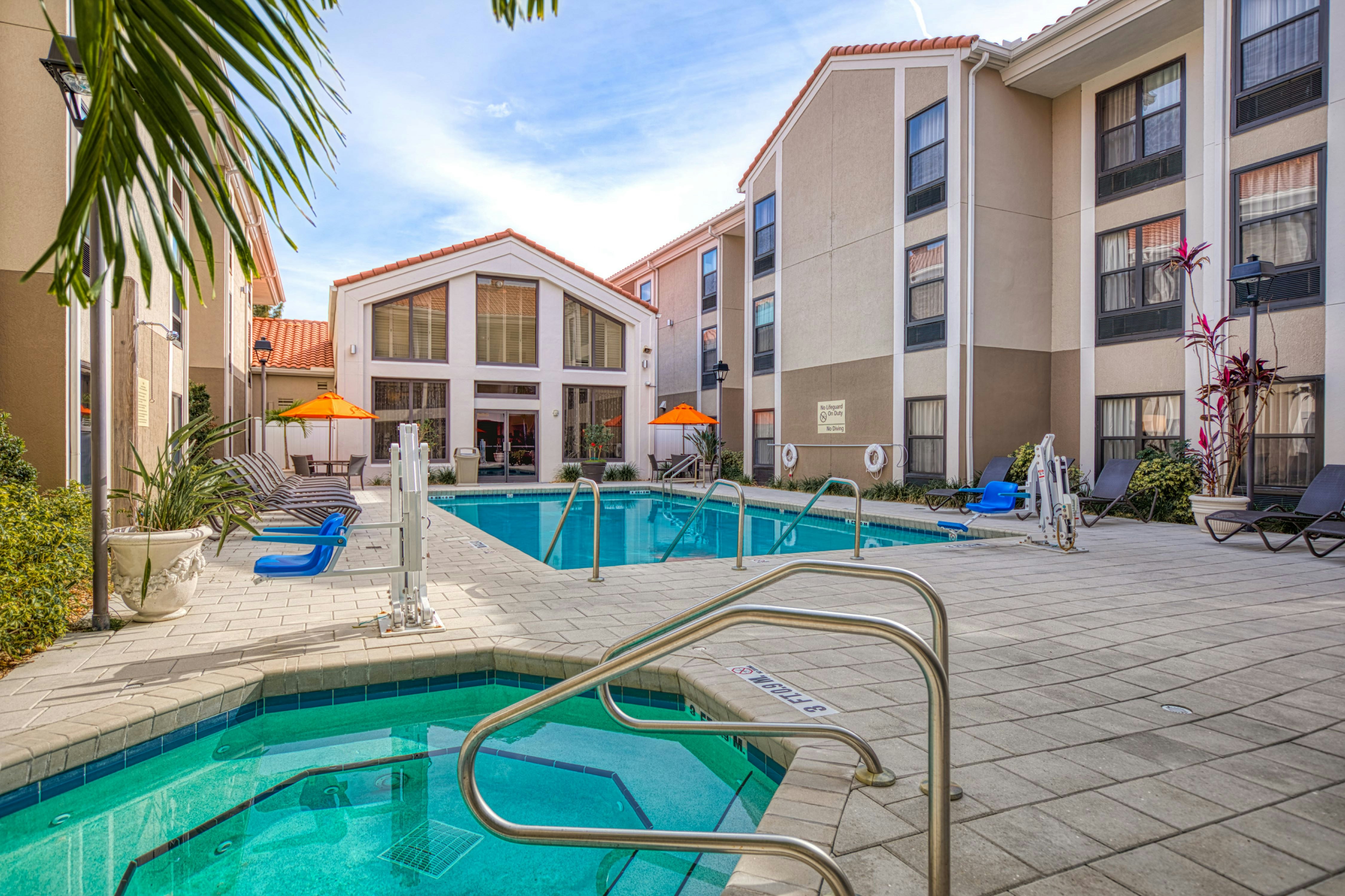 Hampton Inn Suites Orlando East Ucf Area Fl 48/50