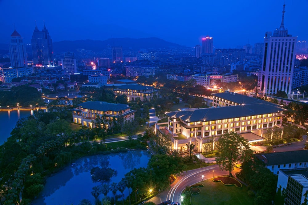 C & D Hotel Fuzhou 40/50
