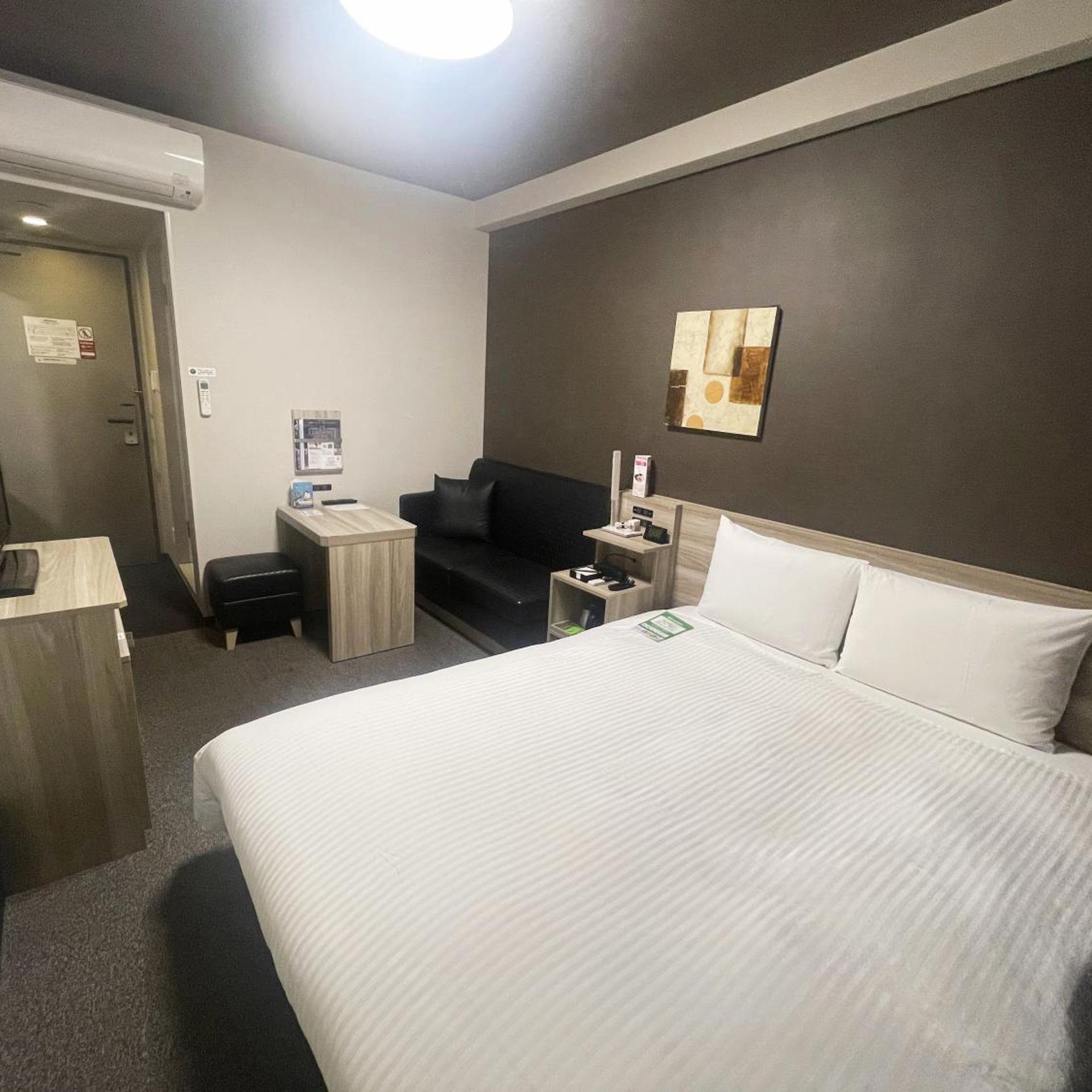 Room, Semi Double Bed