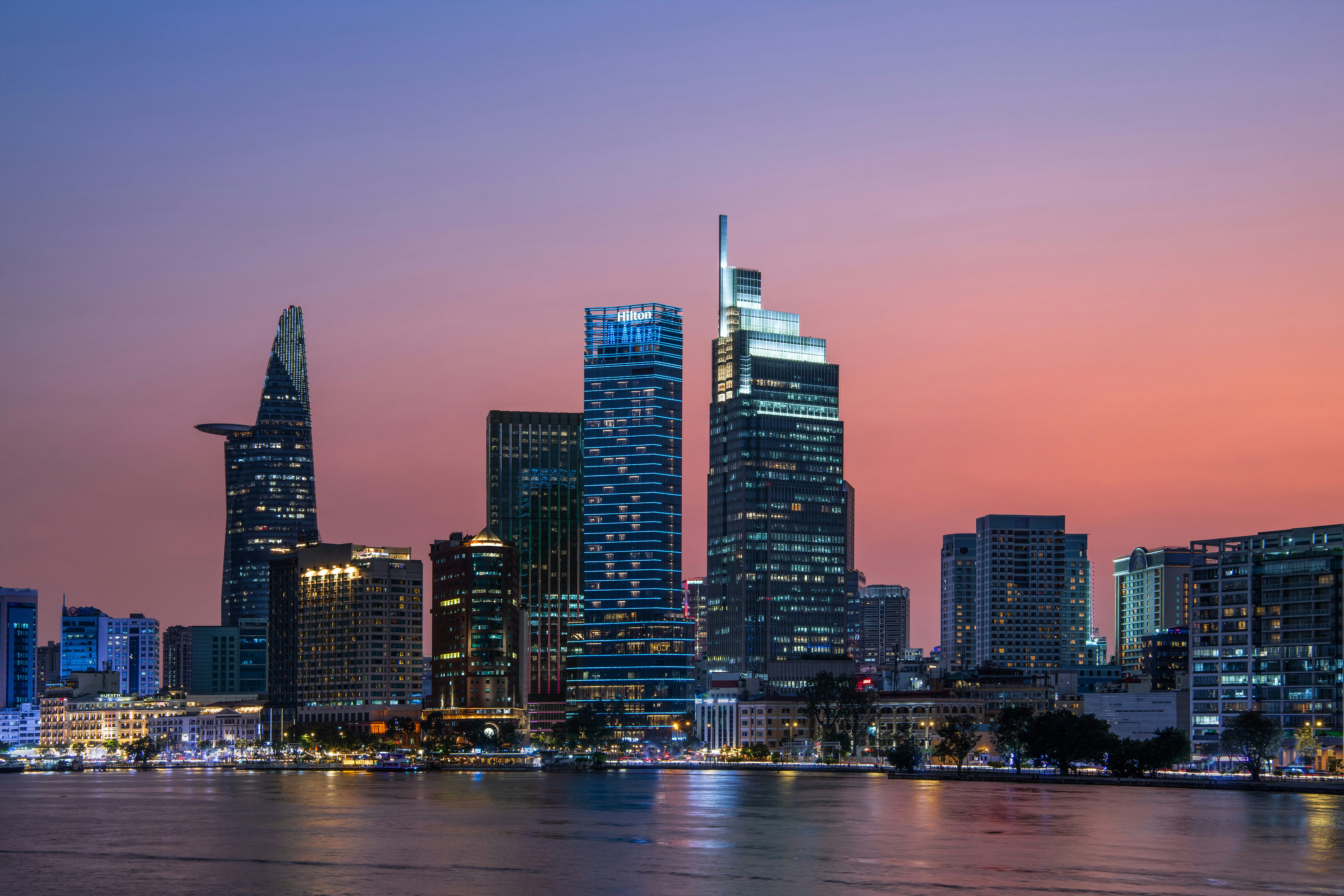 Hilton Saigon 54/55