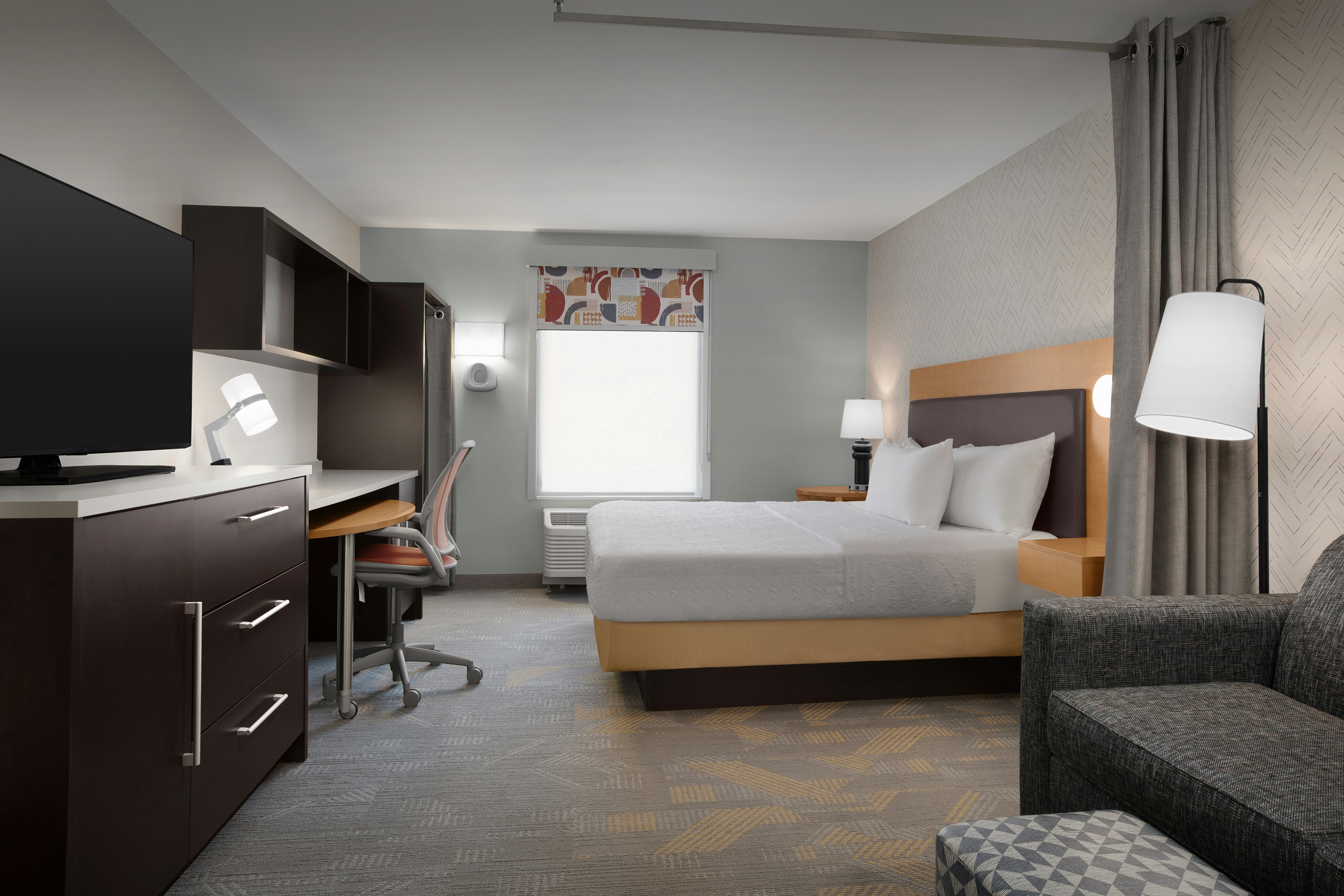STUDIO, SUITE, KING BED