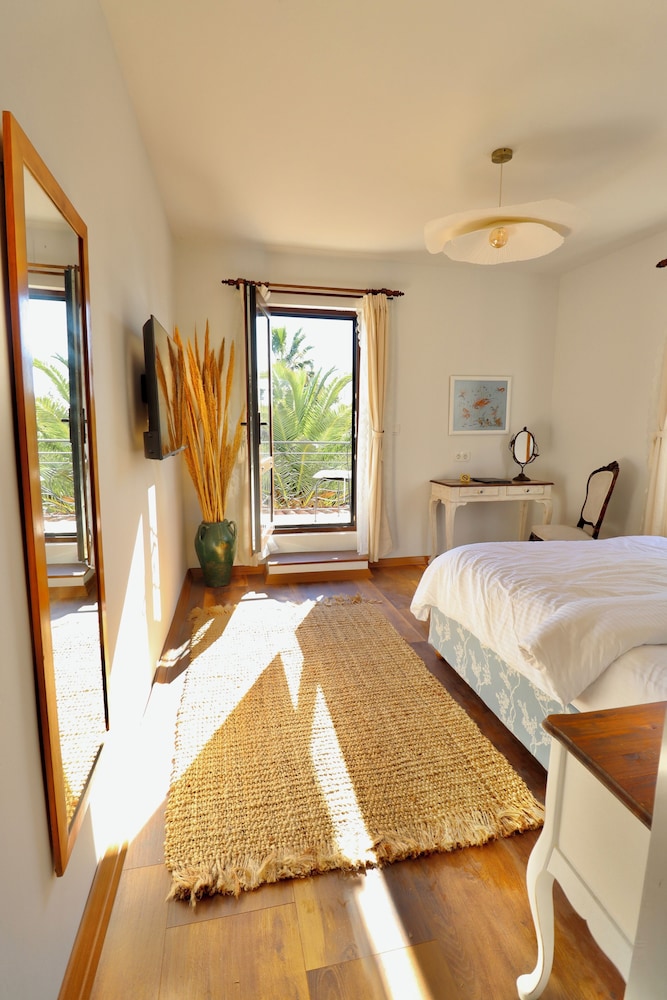 COMFORT, BALCONY