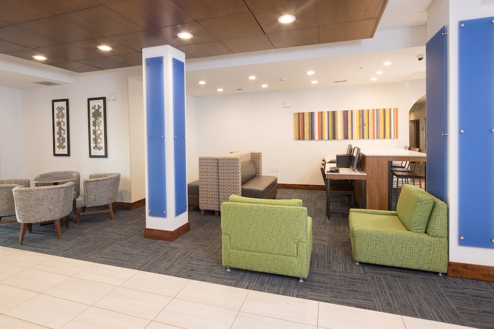 Holiday Inn Express Hotel Suites Detroit Utica 12/54