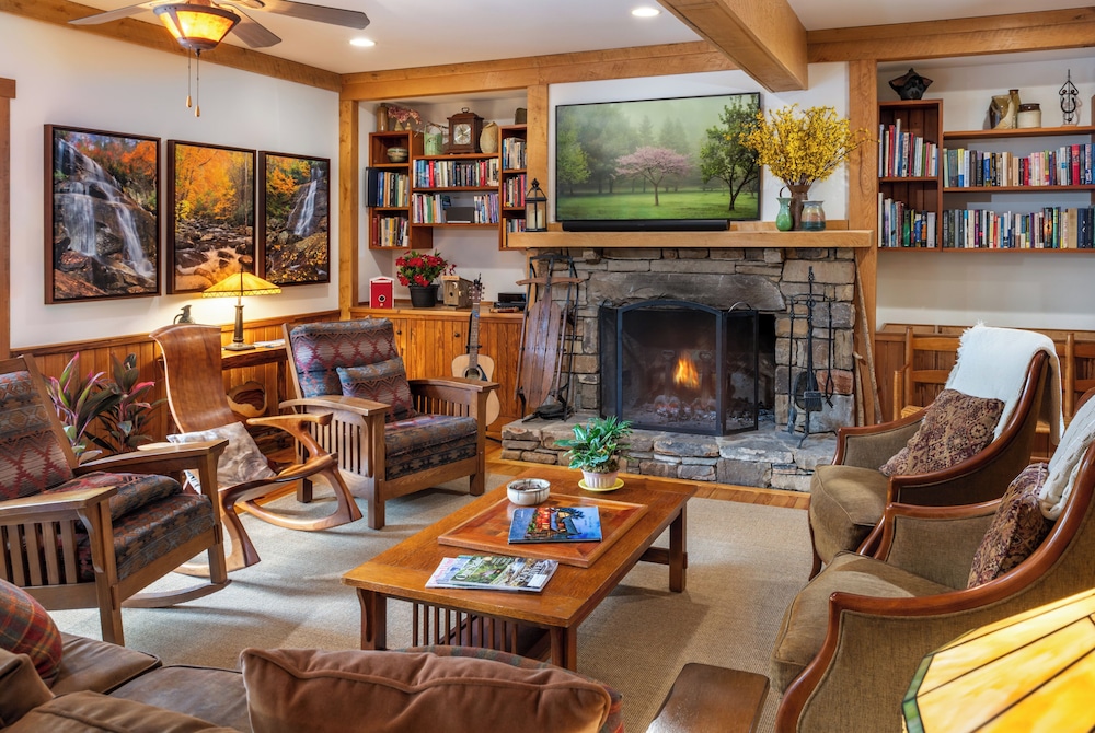 Bent Creek Lodge Bed &amp; Breakfast 33/50