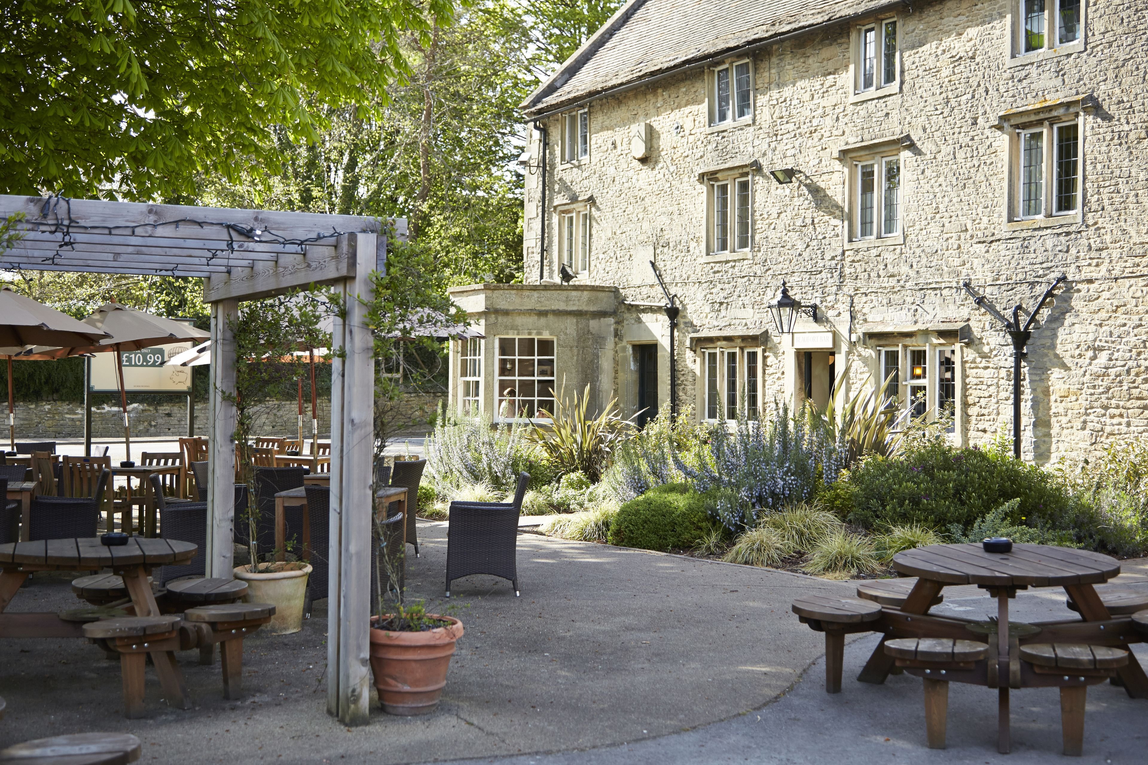 The Cross Hands Hotel 18/19