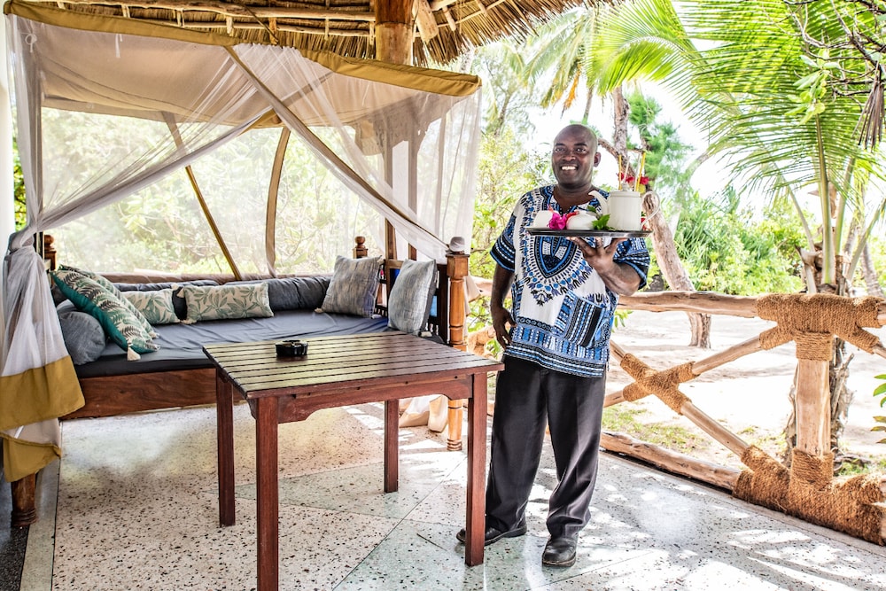 Pongwe Beach Hotel 4/50