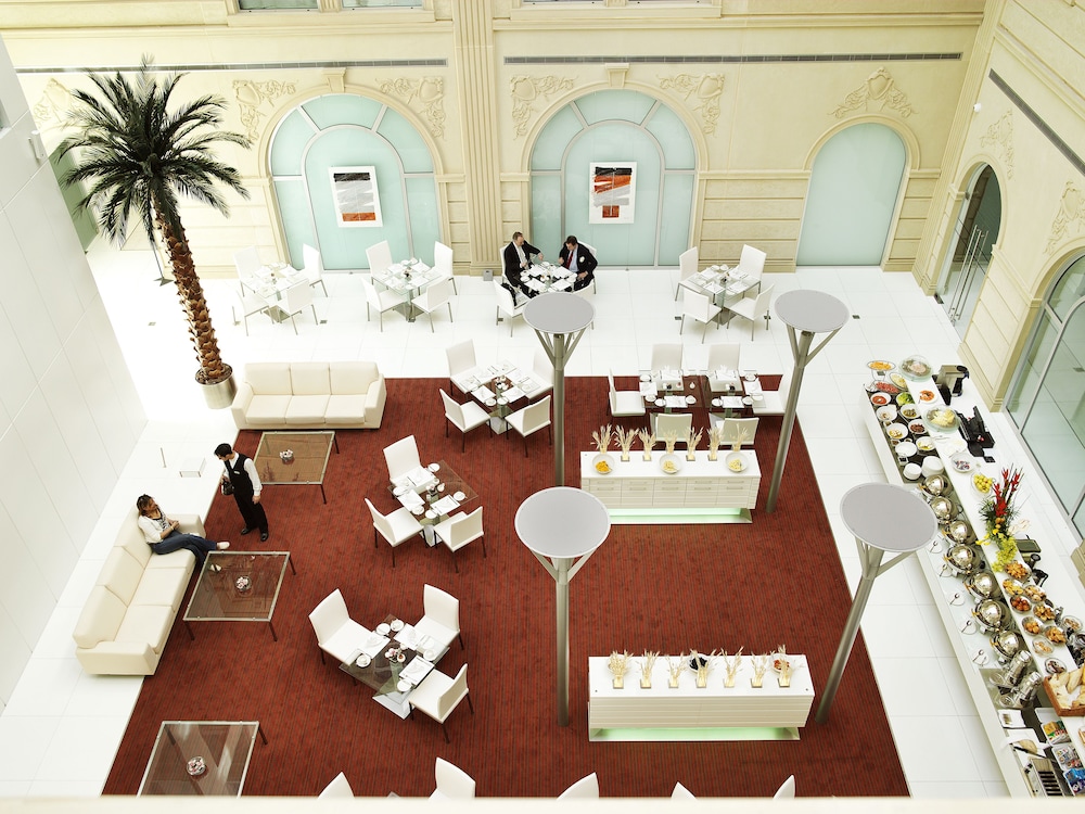 restaurant cafeteria