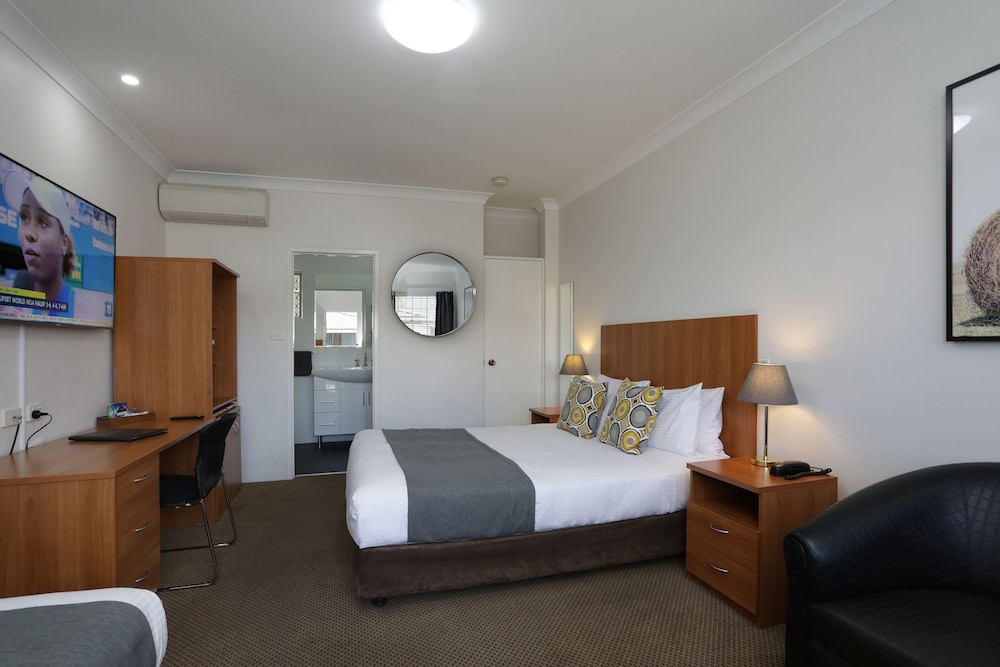 Cadman Motor Inn Tamworth 15/37