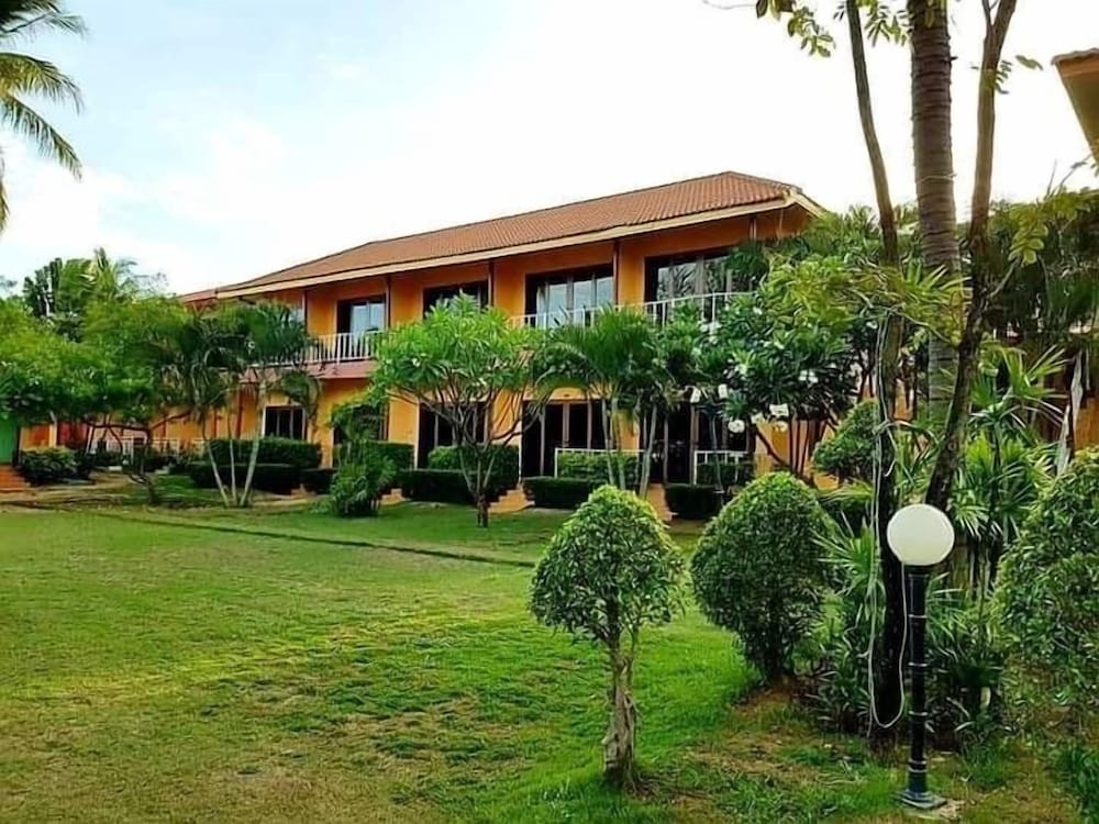 Pranmanee Beach Resort 46/50