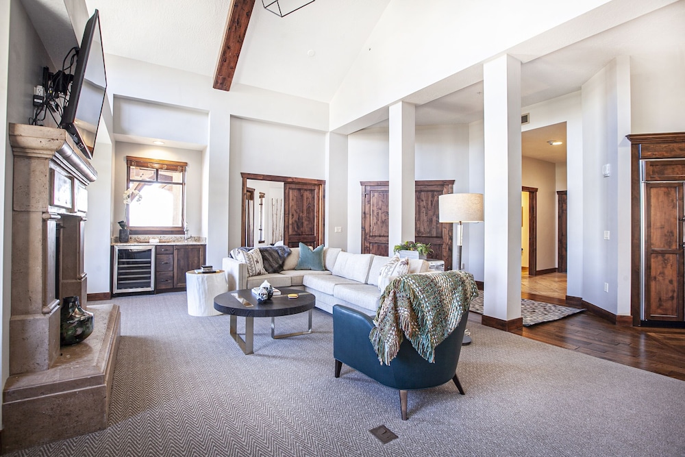 Hyatt at the Canyons by Park City Vacations 31/85
