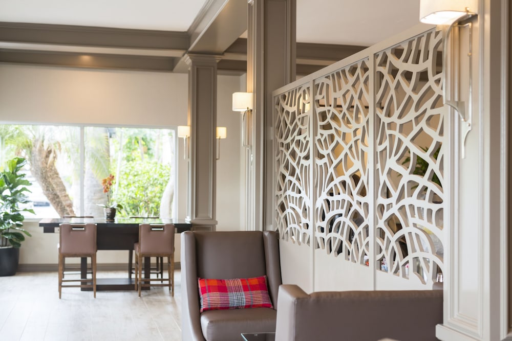 ALO Hotel by Ayres 10/50