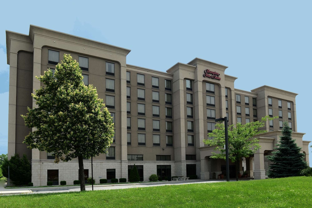 Hampton Inn And Suites By Hilton Windsor 1/44