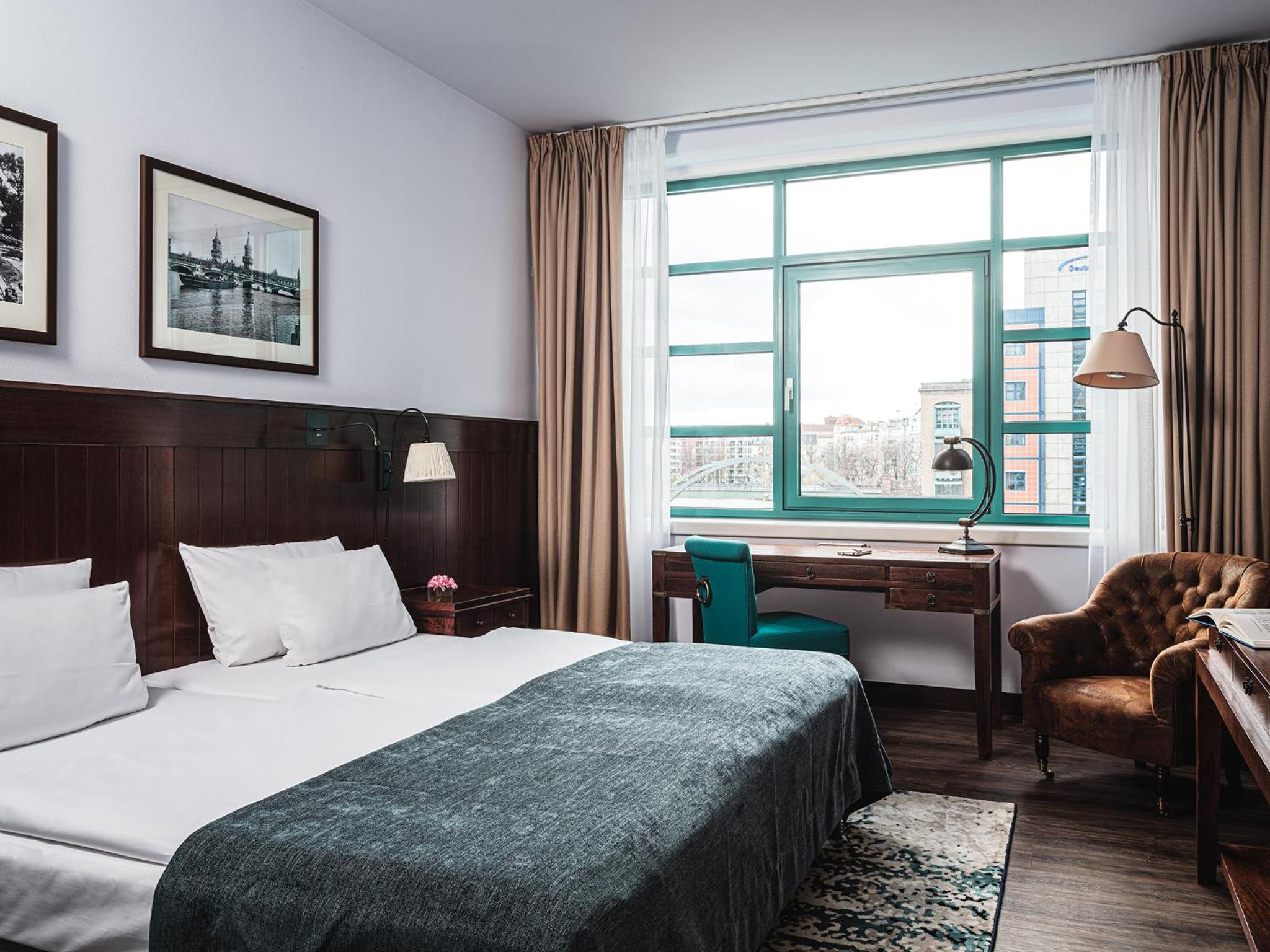 Maritime, Deluxe, Riverside