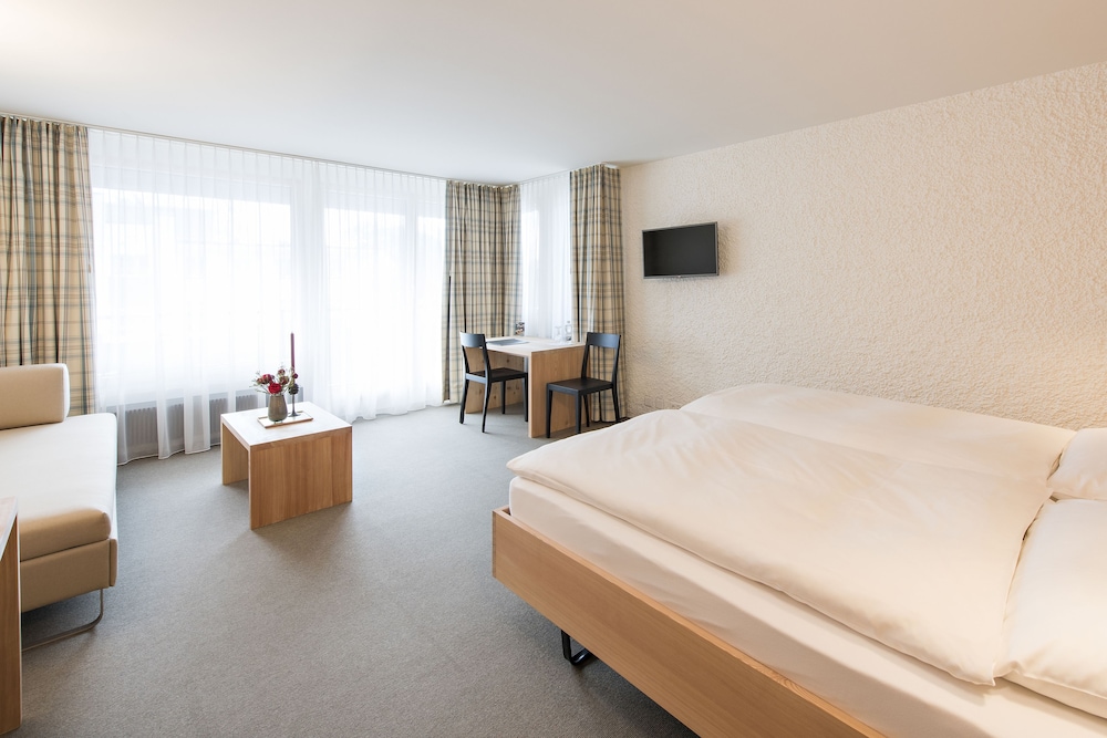 Hauser Hotel St. Moritz 13/41