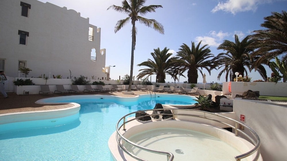 Neptuno Suites - Only Adults 22/50