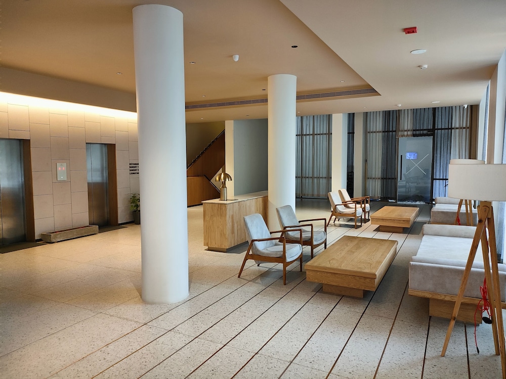 37th Crescent Hotel 31/50