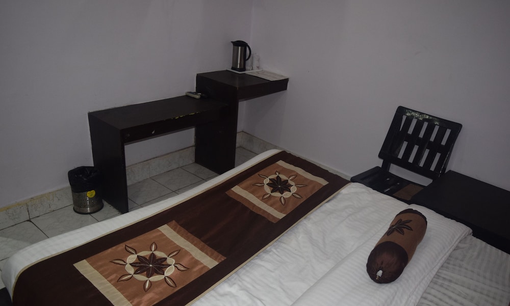Trishul Hotel 22/27