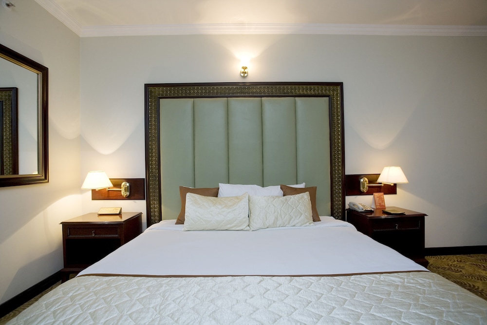 Hotel Sarina 20/77