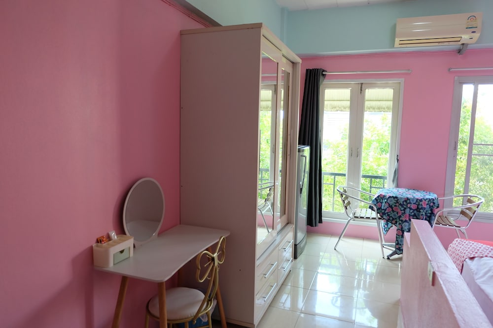 OYO 75429 101 Place Navanakorn 34/43