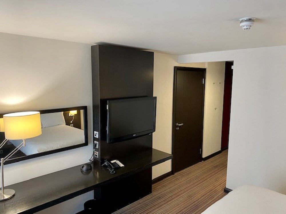 Crowne Plaza Birmingham City Centre, an IHG Hotel 70/84