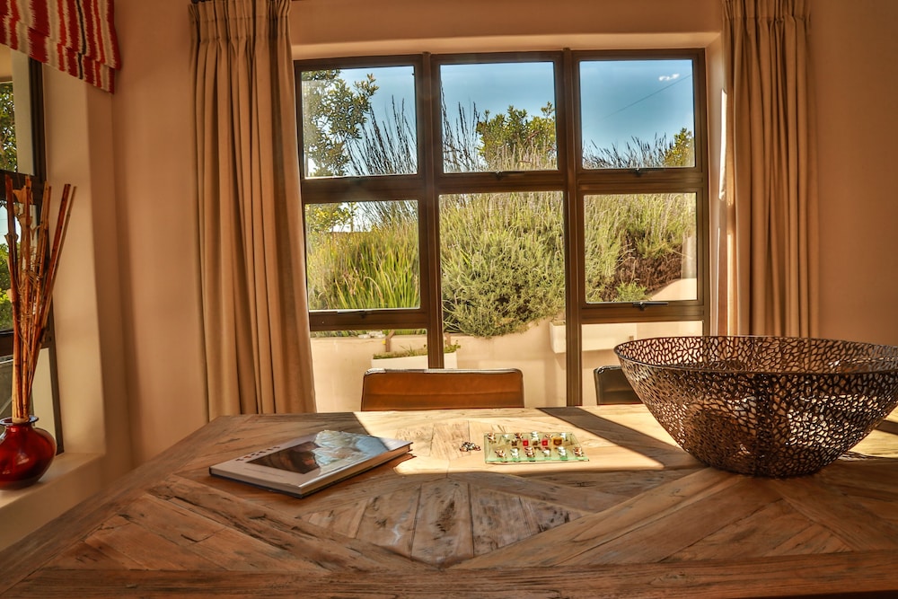 Wind-Rose Guest House 25/70