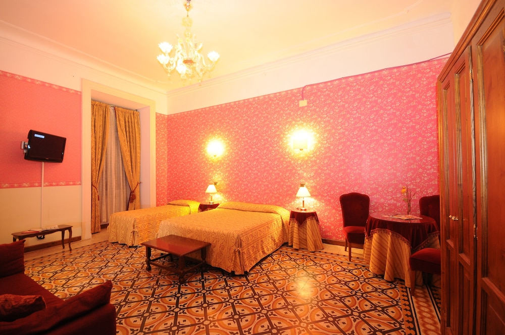 Hotel Sweet Home 7/49