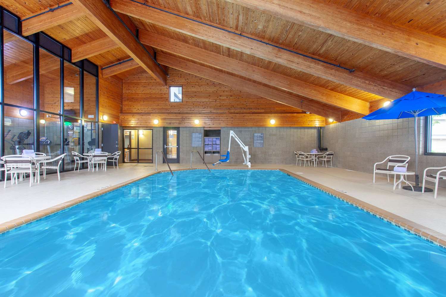 AmericInn by Wyndham Mankato Event Center 20/55